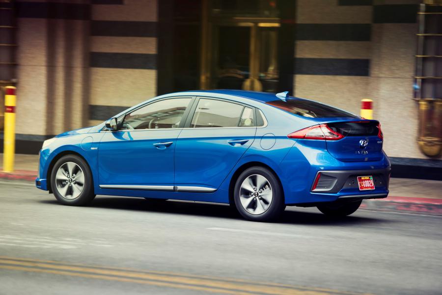  Hyundai Autonomous IONIQ Concept 2016 года  (фото 6 из 14)